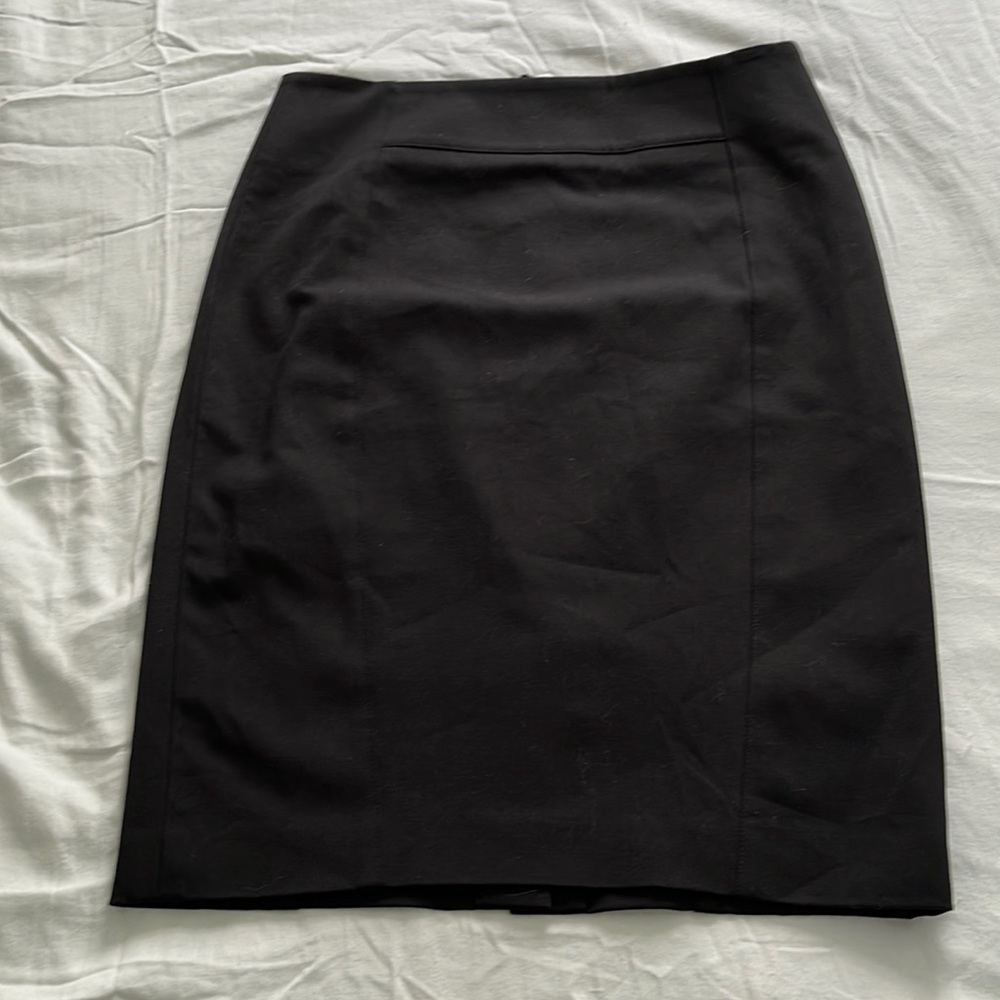 Ann Taylor black stretch pencil skirt size 4.